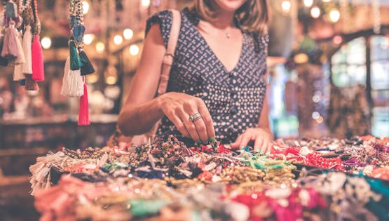 Photo for The cheapest way to pay for things abroad